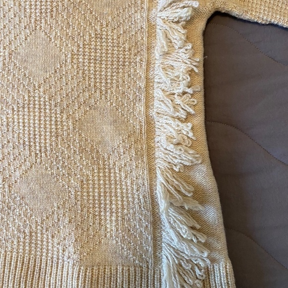 Woolrich-Knit Fringe Cowl Neck Flared Sleeve Sweater -Oatmeal- Size ‎ XL - Picture 10 of 10